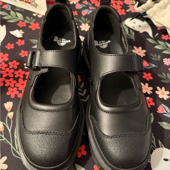 Dr. Martens Shoes - NWOT INDICA II BEX
Tech Strap Mary Jane Shoes size 9 US women